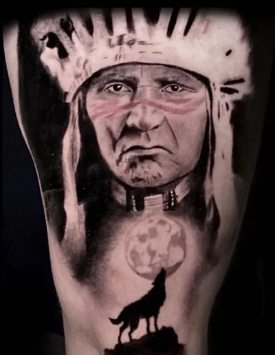 Tatouage d'un visage d'un chef indien