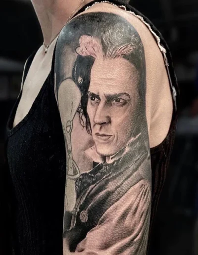 Tatouage de Sweeney Todd sur l'épaule