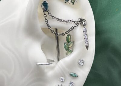 Composition de bijoux de piercing sur l'oreille